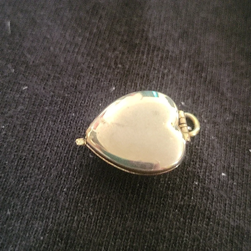 Red Rhinestone Heart Locket - Picture 6 of 12